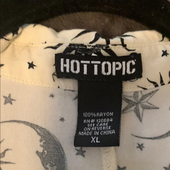 Hot Topic celestial Sun and Moon Button-Down crop Shirt - Black and cream - Picture 3 of 10
